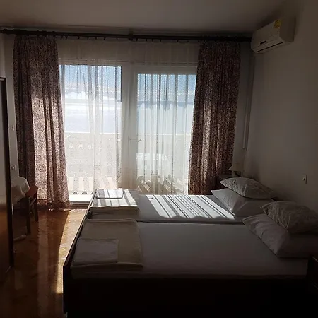 Milenko Opacak 3* Makarska