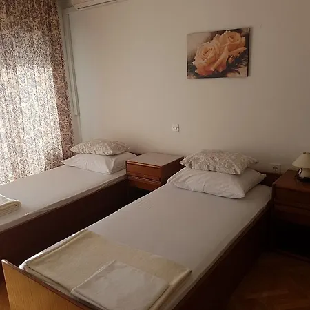 Milenko Opacak 3* Makarská