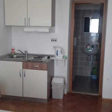 Milenko Opacak 3* Makarská